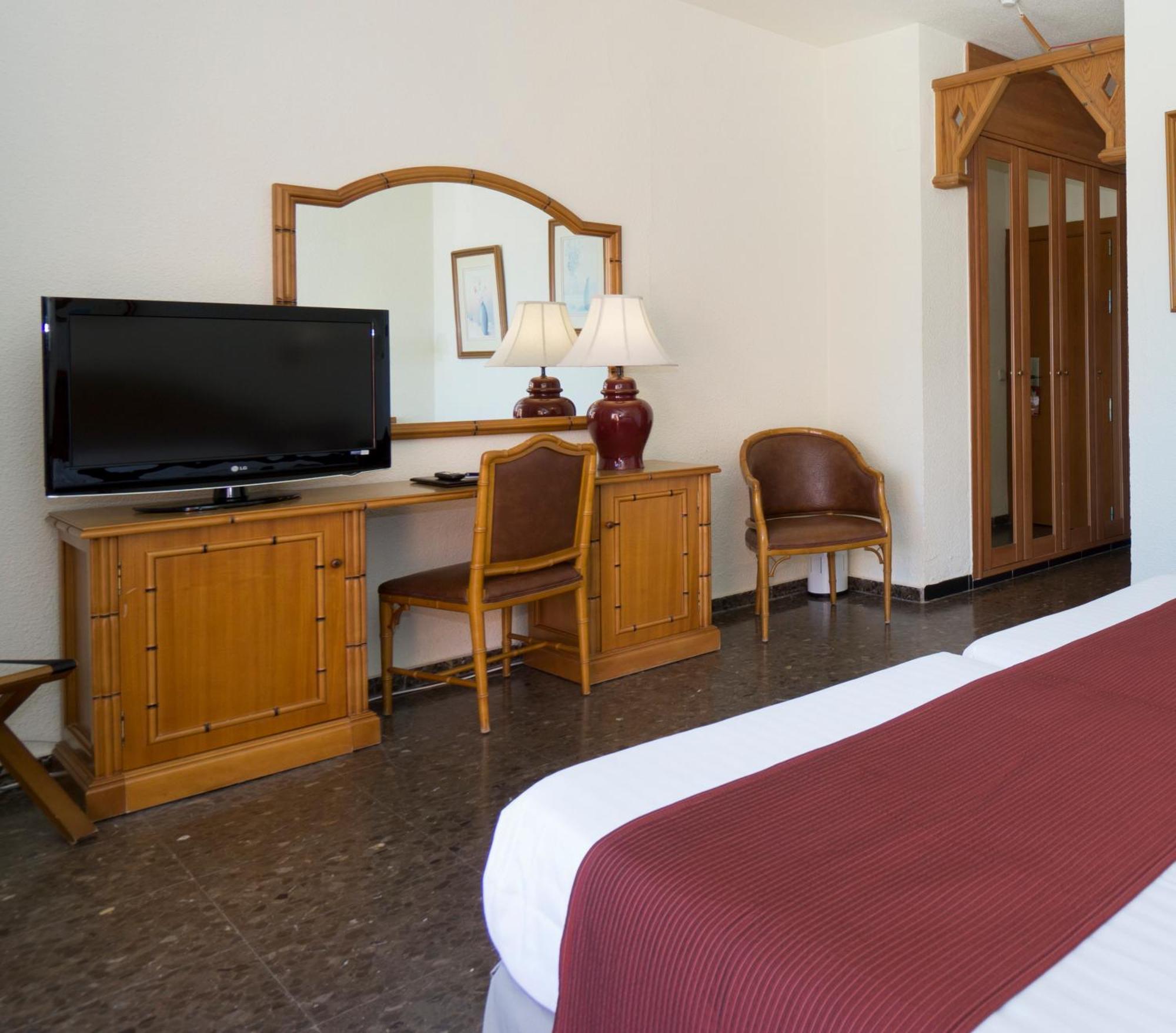Hotel Ms Tropicana Torremolinos Bagian luar foto