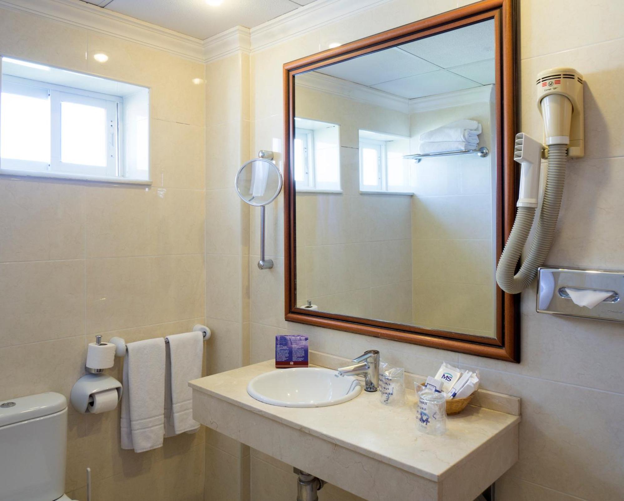 Hotel Ms Tropicana Torremolinos Bagian luar foto